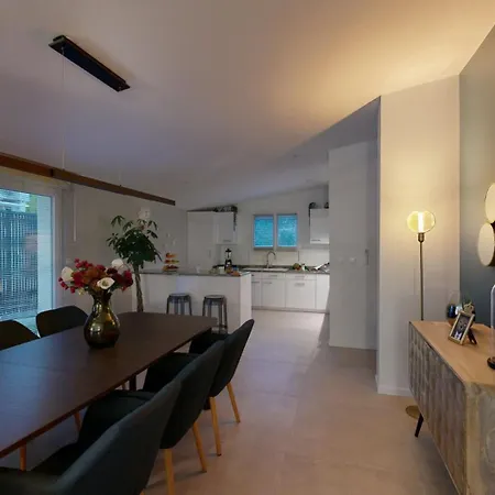 La Recrée Toulousaine Clim&spa-12 Couchages