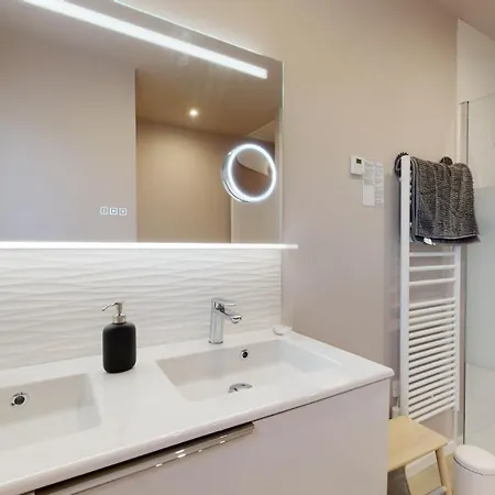 La Recrée Toulousaine Clim&spa-12 Couchages